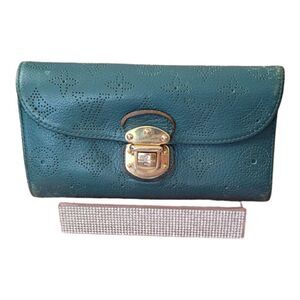 Louis Vuitton Mahina Amelia Leather Trifold Wallet GUC with LV Dust Bag